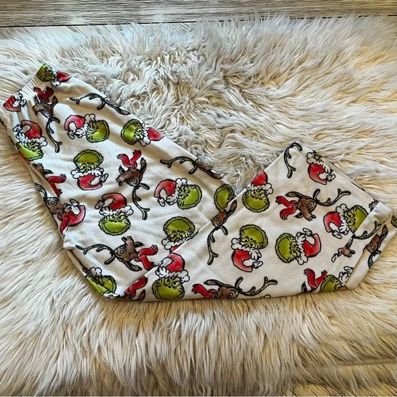 Dr. Seuss Grinch Kids Pajama Set - Red, Green, White - Picture 2 of 8